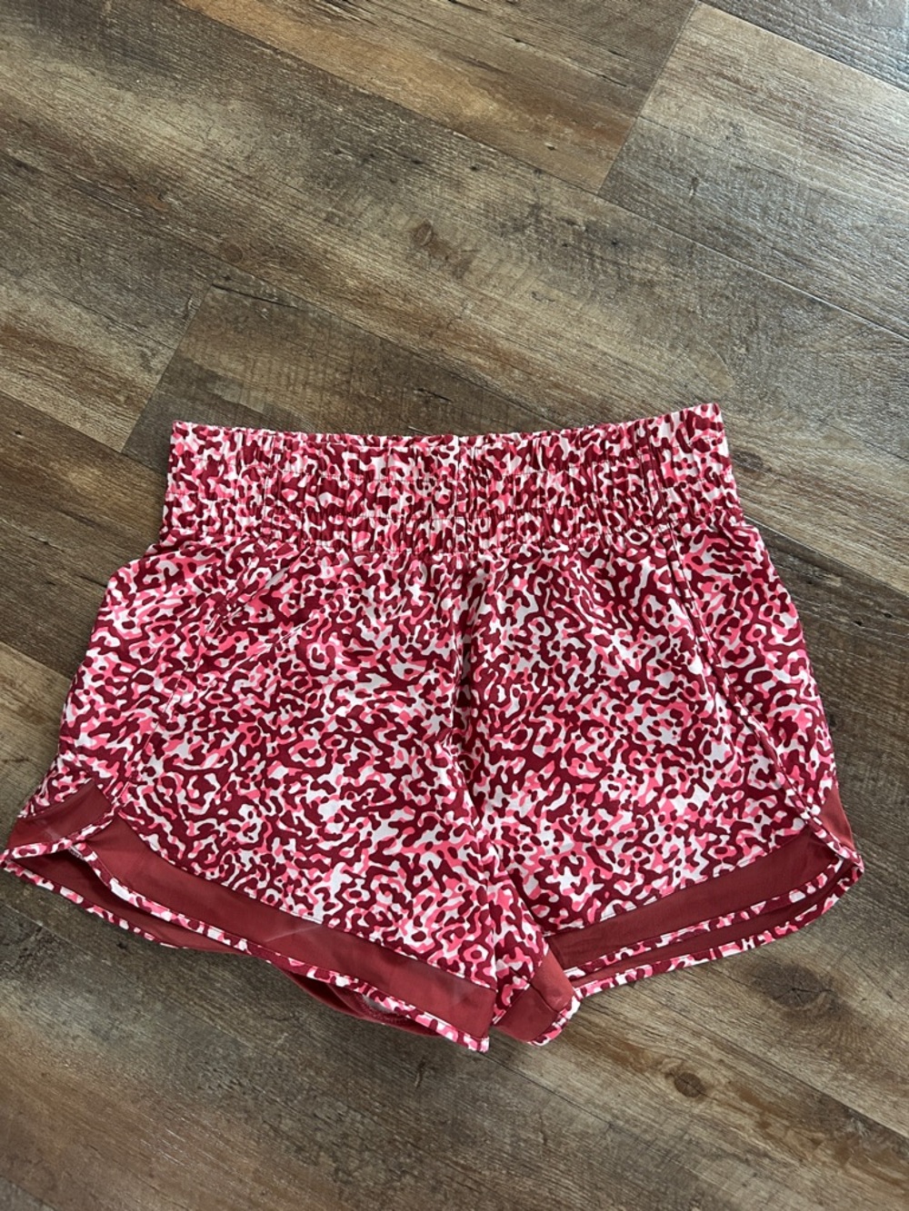 Athleta Running Shorts Women medium Racer Run 3" Bright Color Pockets Mesh Lined